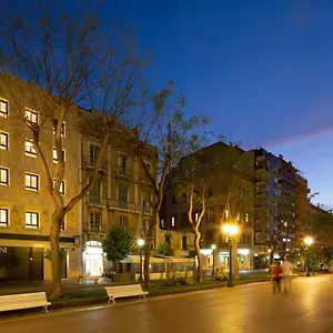 https://apartaments-rambla-68.catalonia-hotels.com